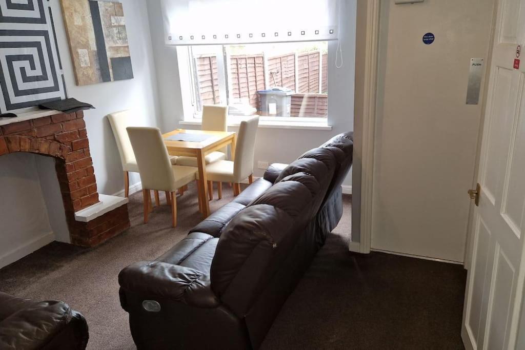 4 Bedroom Perfect Home For The Family Getaway Birmingham Eksteriør billede