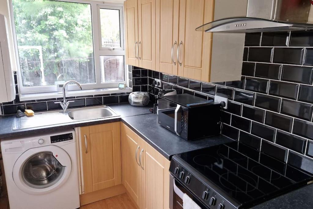 4 Bedroom Perfect Home For The Family Getaway Birmingham Eksteriør billede
